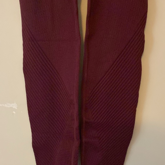 Fabletics Sculptknit Burgundy Leggings Contour High-Rise - Picture 8 of 14
